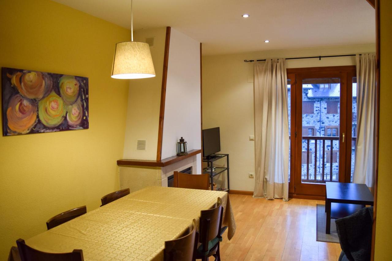 Duplex Con Vistas En Benasque Leilighet Eksteriør bilde