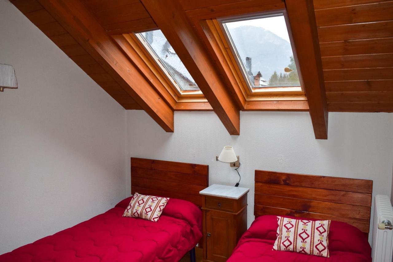 Duplex Con Vistas En Benasque Leilighet Eksteriør bilde